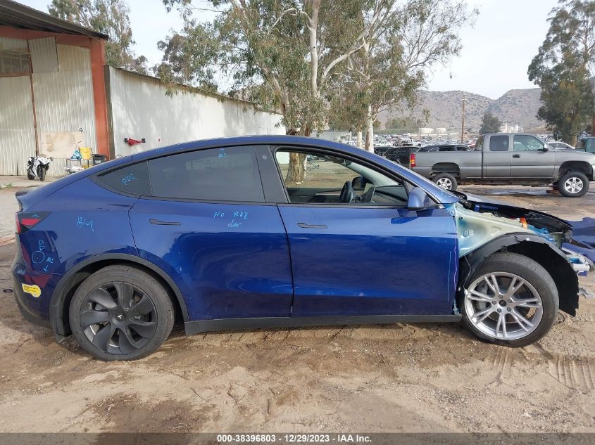 2022 TESLA MODEL Y - 7SAYGDEE6NF559901