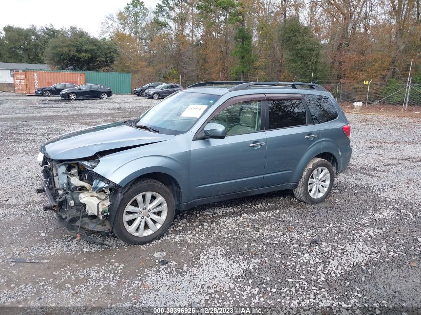 2013 SUBARU FORESTER 2.5X PREMIUM - JF2SHADC1DG443820