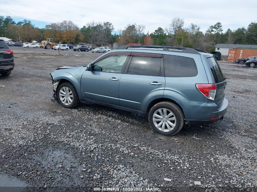 2013 SUBARU FORESTER 2.5X PREMIUM - JF2SHADC1DG443820