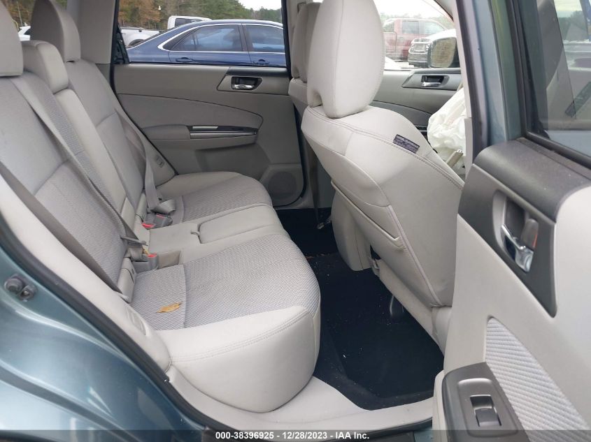 2013 SUBARU FORESTER 2.5X PREMIUM - JF2SHADC1DG443820