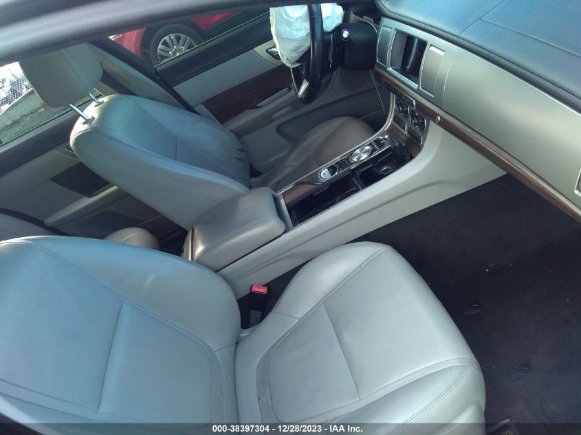2013 JAGUAR XF I4 T - SAJWA0ES8DPS96109