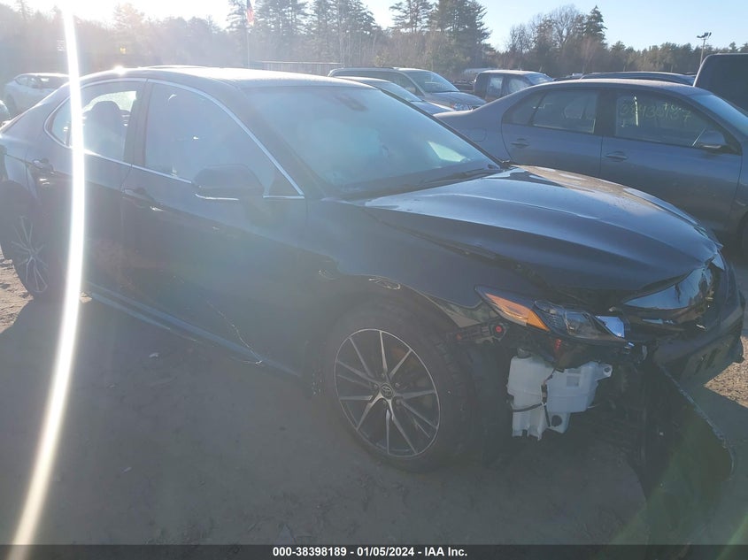 TOYOTA CAMRY SE AWD 2021