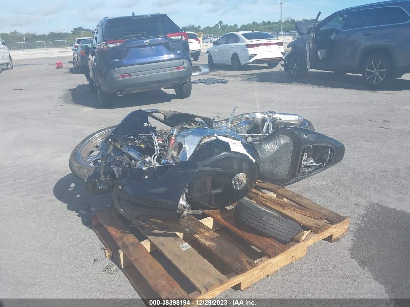 2001 SUZUKI GSX-R1000 JS1GT74A412106114