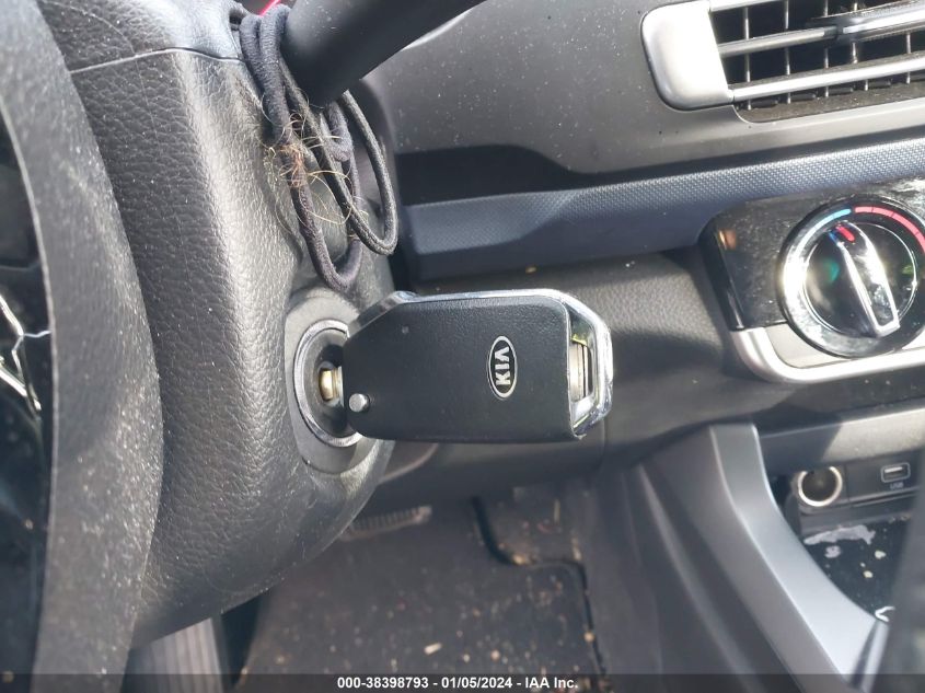 2021 KIA SELTOS S - KNDEUCAA1M7161599