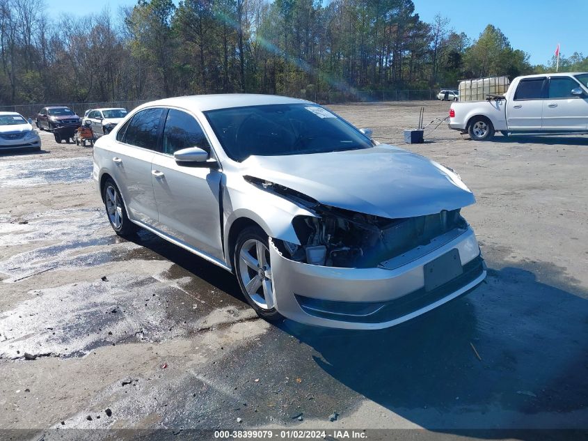 2014 VOLKSWAGEN PASSAT 2.5L SE - 1VWBP7A32EC006021