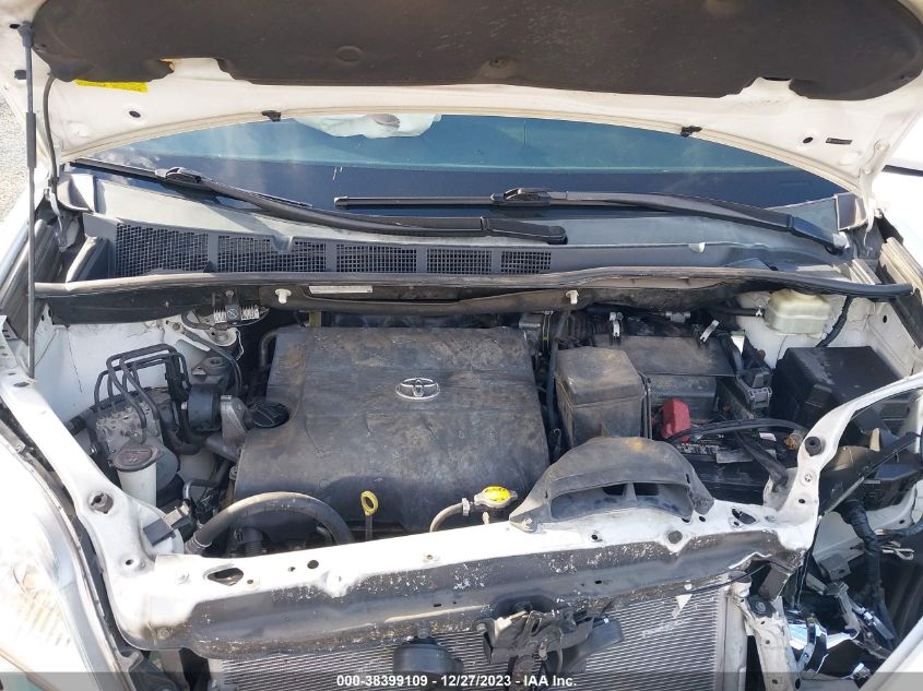2015 TOYOTA SIENNA XLE 8 PASSENGER - 5TDYK3DC1FS682234