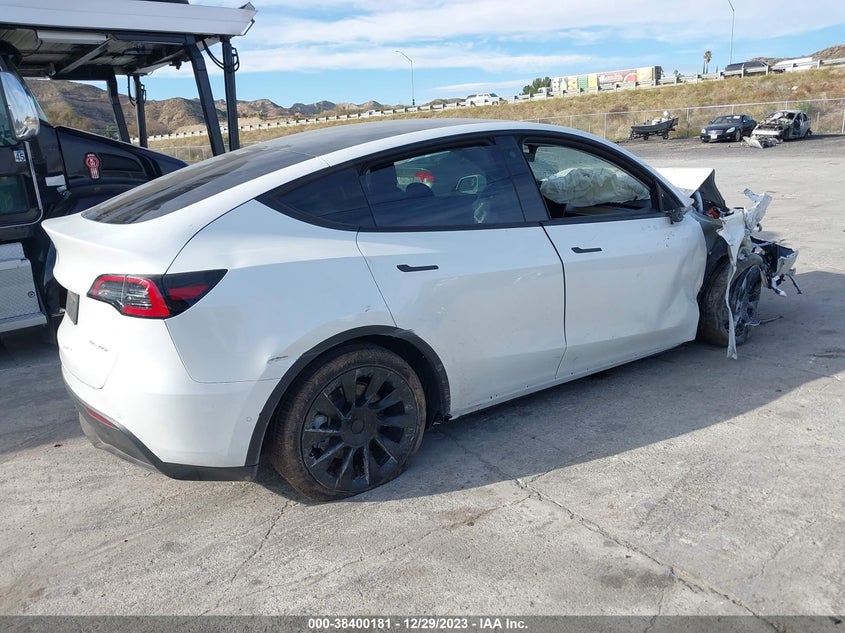 VIN 7SAYGDEE7NF408579 2022 TESLA MODEL Y
