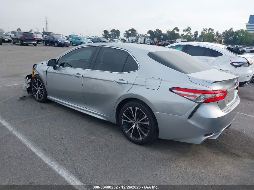 2018 TOYOTA CAMRY SE - 4T1B11HK2JU617164