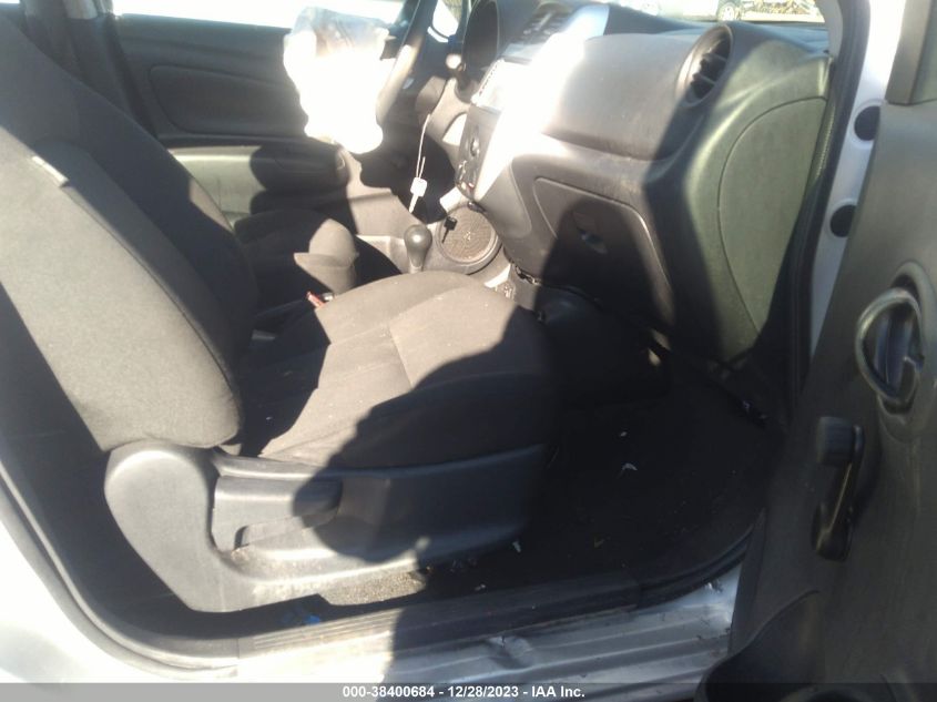 2019 NISSAN VERSA S/S PLUS/SV - 3N1CN7AP7KL829028