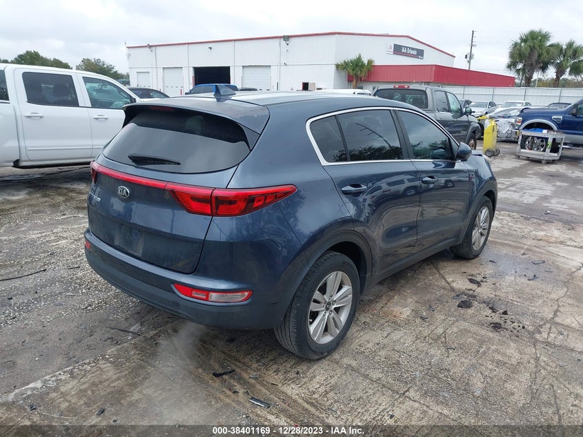 VIN KNDPM3AC8J7464465 2018 KIA SPORTAGE LX