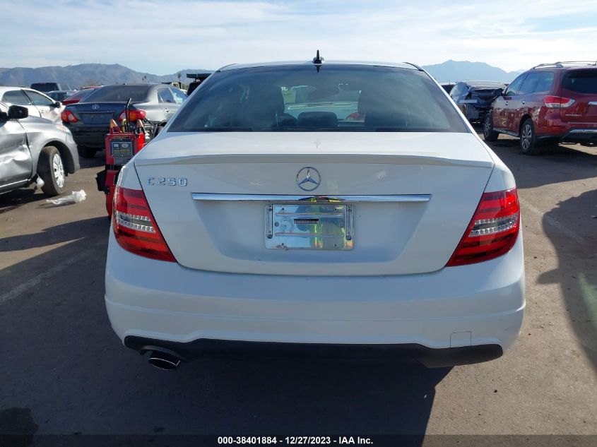 2014 MERCEDES-BENZ C 250 LUXURY/SPORT - WDDGF4HB6EA965298