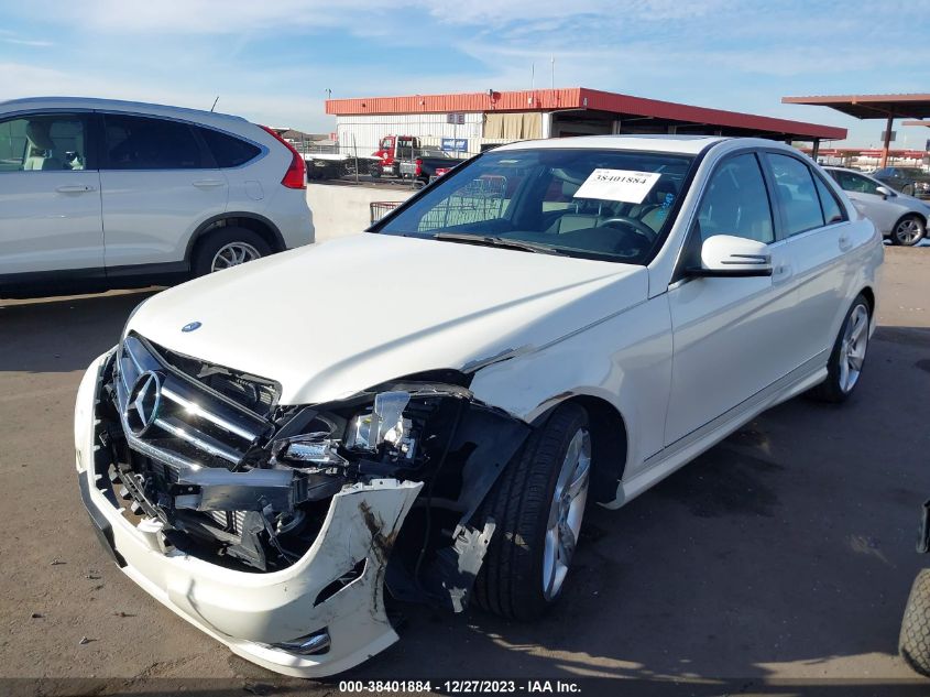 2014 MERCEDES-BENZ C 250 LUXURY/SPORT - WDDGF4HB6EA965298