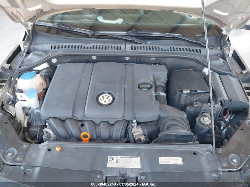2013 VOLKSWAGEN JETTA 2.5L SE - 3VWDP7AJ1DM236203