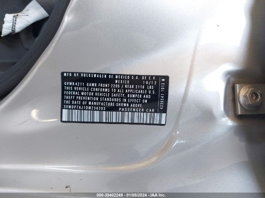 2013 VOLKSWAGEN JETTA 2.5L SE - 3VWDP7AJ1DM236203
