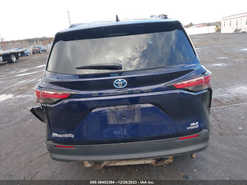 2022 TOYOTA SIENNA XLE - 5TDJRKEC5NS133169