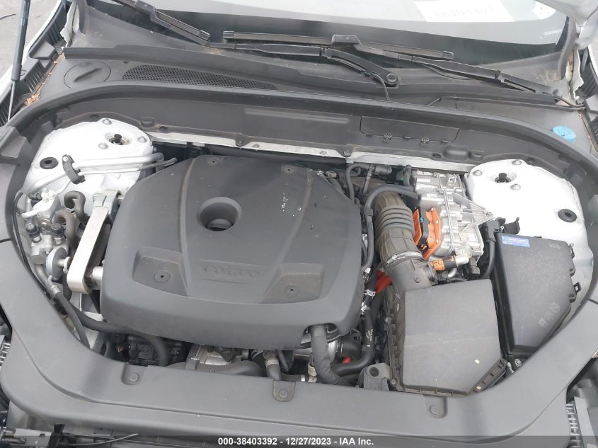 2018 VOLVO XC60 HYBRID T8 INSCRIPTION LYVBR0DL0JB100817