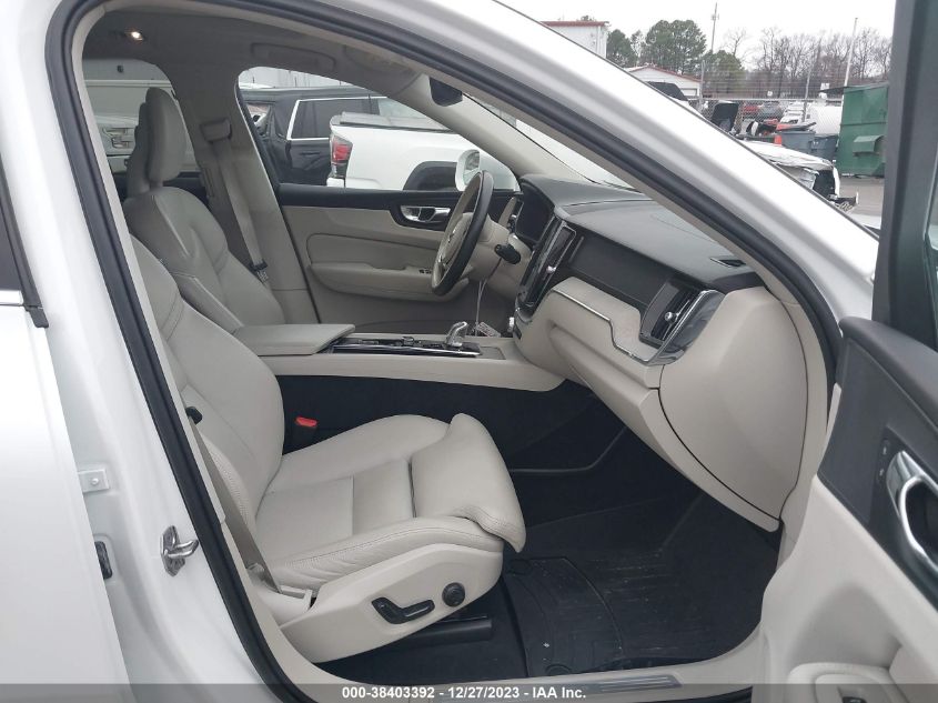 2018 VOLVO XC60 HYBRID T8 INSCRIPTION LYVBR0DL0JB100817