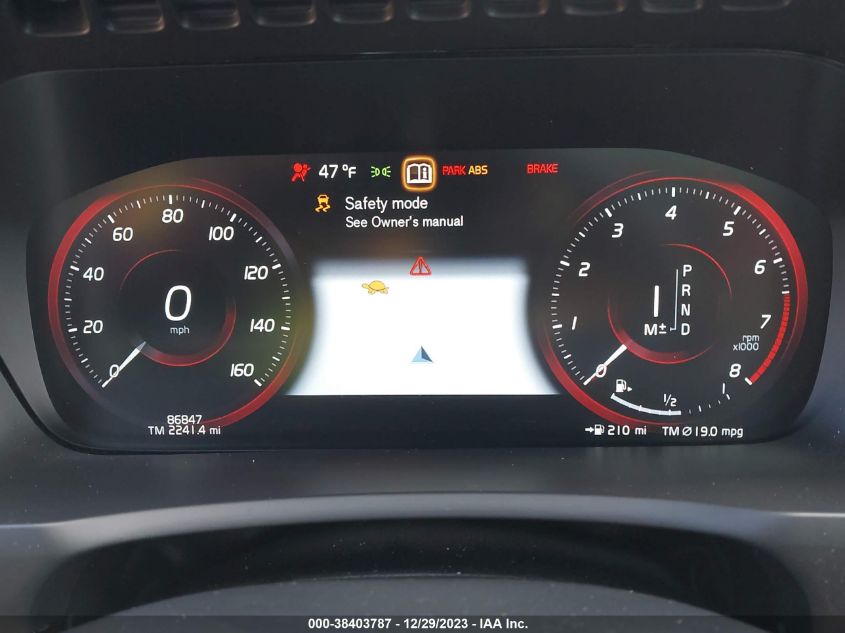 2018 VOLVO XC90 T6 MOMENTUM - YV4A22PK0J1207272