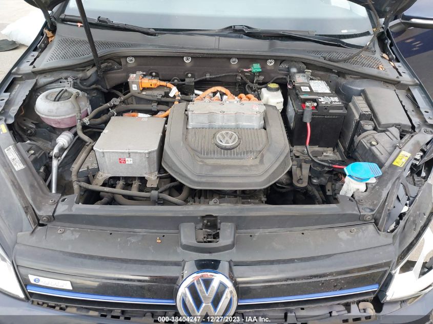 2016 VOLKSWAGEN E-GOLF SE - WVWKP7AU2GW903756