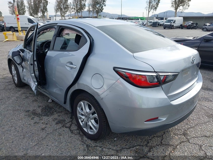 VIN 3MYDLBYVXJY307107 2018 TOYOTA YARIS IA