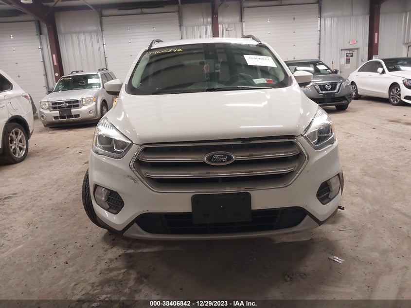 VIN 1FMCU9HD6KUB19109 2019 FORD ESCAPE SEL