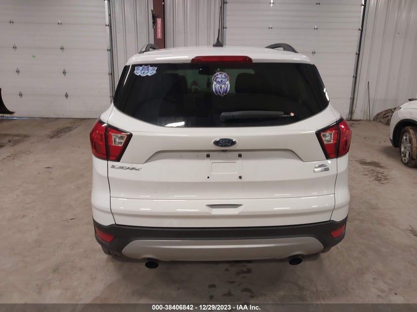 VIN 1FMCU9HD6KUB19109 2019 FORD ESCAPE SEL
