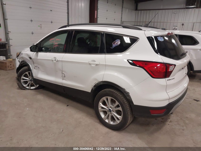 VIN 1FMCU9HD6KUB19109 2019 FORD ESCAPE SEL
