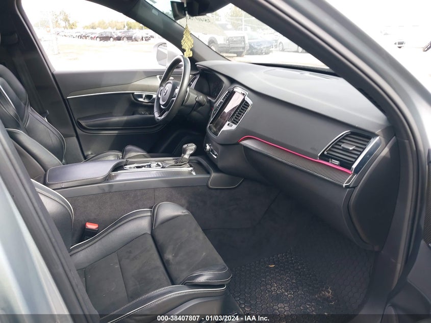 VIN YV4102XM2J1320941 2018 VOLVO XC90 T5