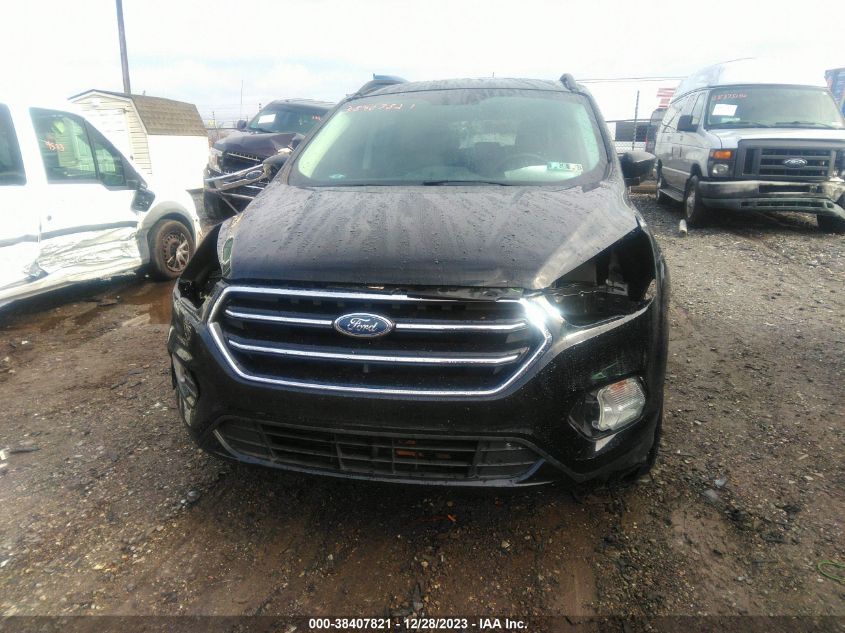 2017 FORD ESCAPE SE - 1FMCU9GD5HUE00571