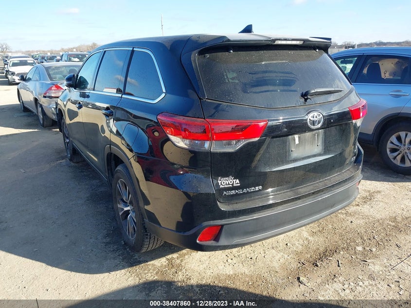 VIN 5TDZZRFH9JS245277 2018 TOYOTA HIGHLANDER LE/LE PLUS