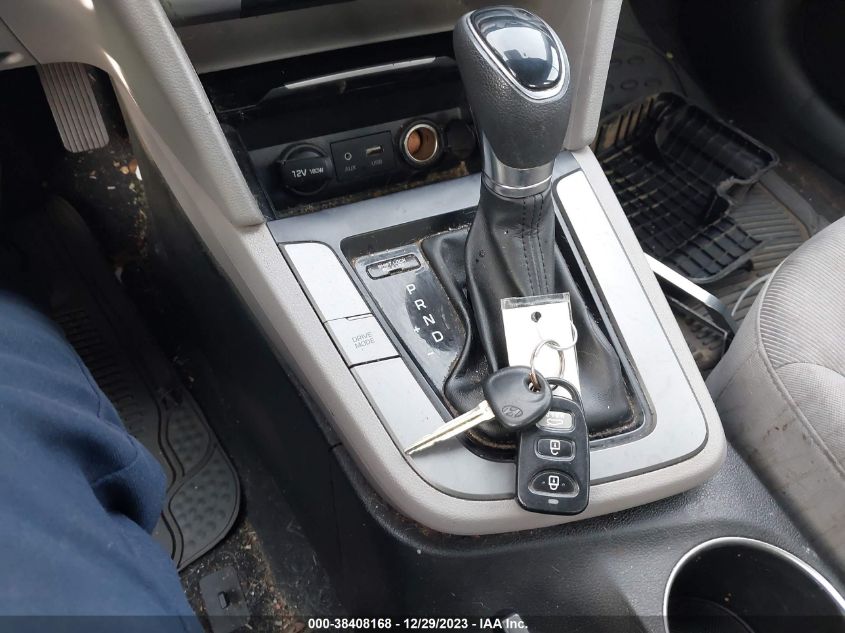 2018 HYUNDAI ELANTRA SE - 5NPD74LF4JH377018