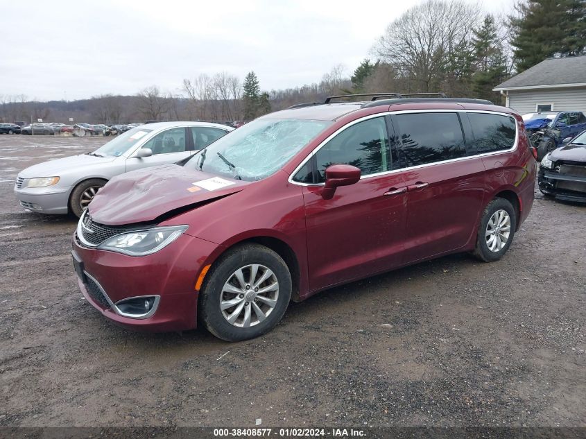 2C4RC1FG2JR113237 2018 CHRYSLER PACIFICA, photo no. 2