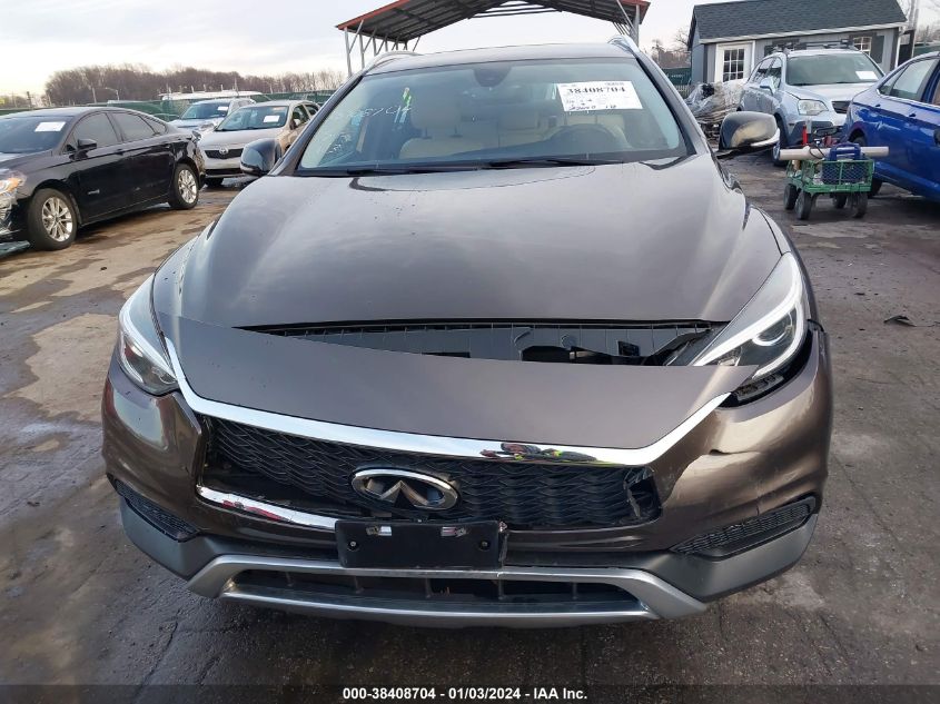 2018 INFINITI QX30 LUXURY SJKCH5CR3JA052261
