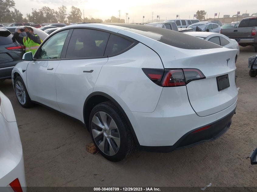 VIN 7SAYGDEE0NF461687 2022 TESLA MODEL Y