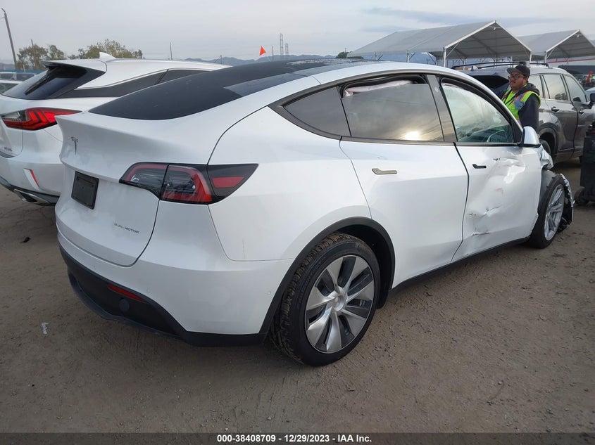 VIN 7SAYGDEE0NF461687 2022 TESLA MODEL Y