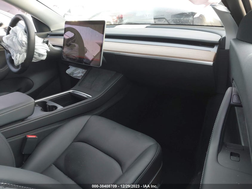 VIN 7SAYGDEE0NF461687 2022 TESLA MODEL Y