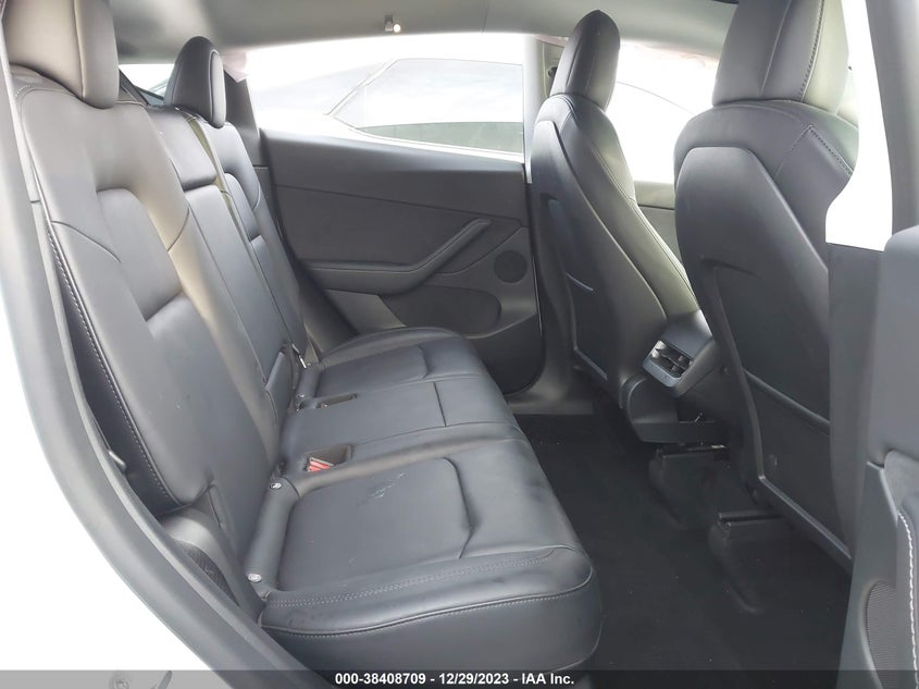 VIN 7SAYGDEE0NF461687 2022 TESLA MODEL Y