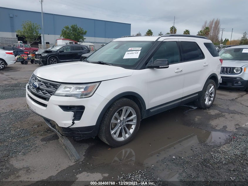 VIN 1FM5K7D8XJGA19975 2018 FORD EXPLORER XLT
