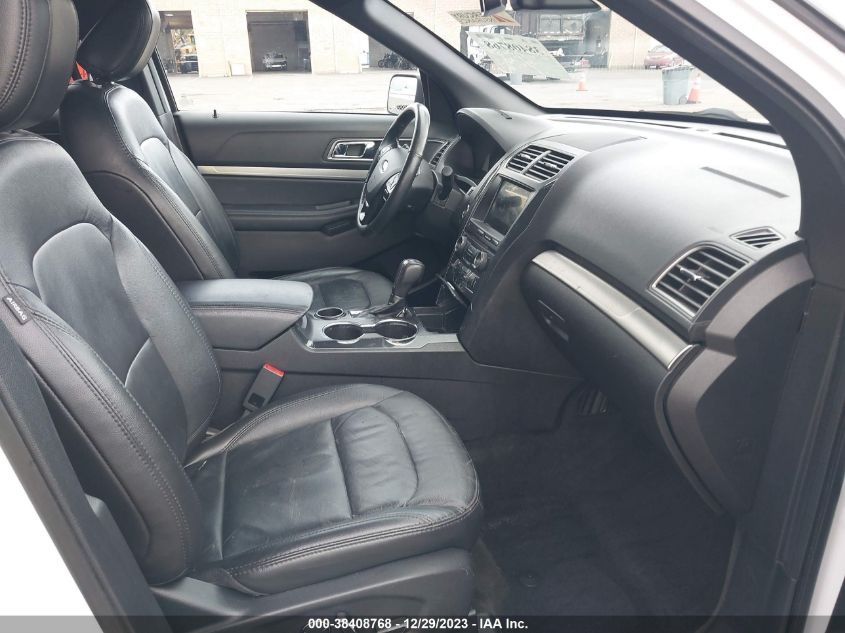 VIN 1FM5K7D8XJGA19975 2018 FORD EXPLORER XLT