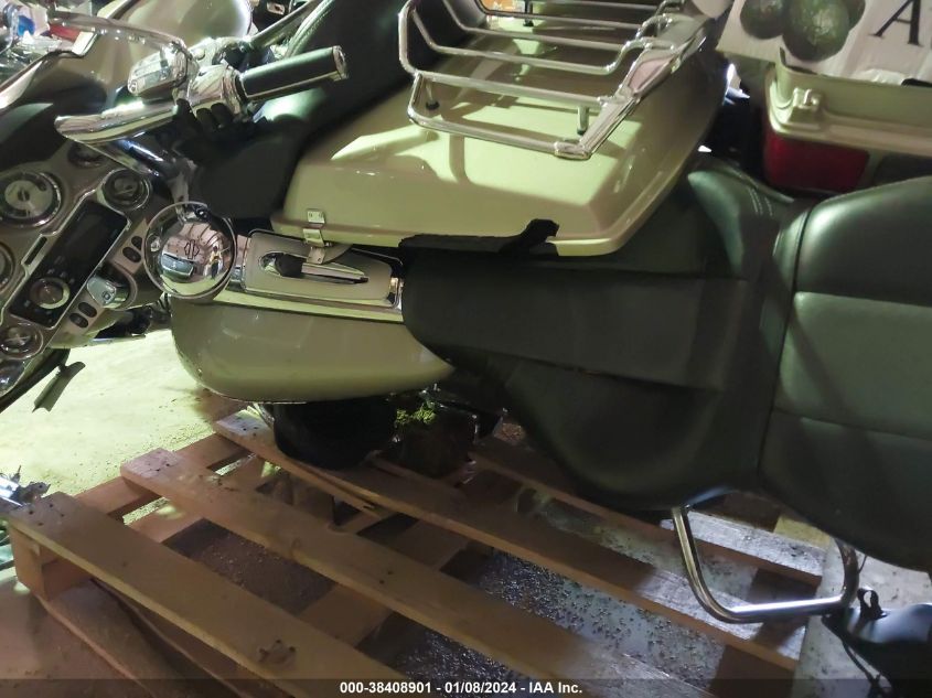 2009 HARLEY-DAVIDSON FLHTCUSE4 - 1HD1PR81X9Y950400