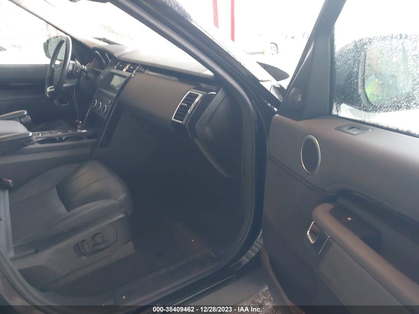 VIN SALRG2RV4K2400558 2019 LAND ROVER DISCOVERY SE