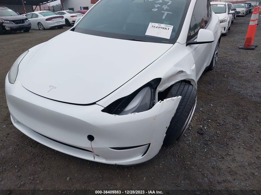 VIN 7SAYGDEE5NF516165 2022 TESLA MODEL Y