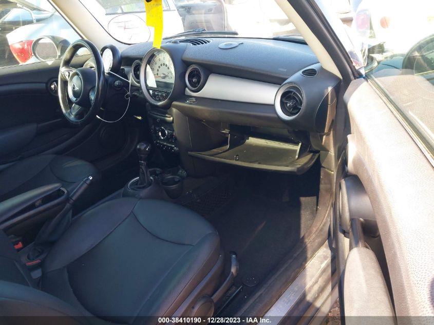 2013 MINI CLUBMAN COOPER - WMWZF3C58DT490560