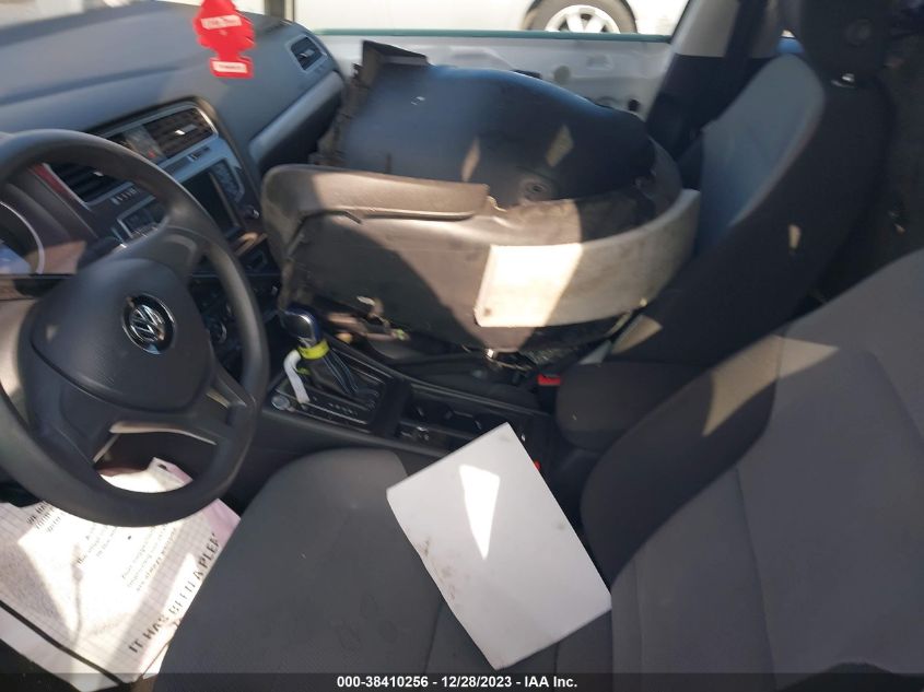 2016 VOLKSWAGEN E-GOLF SE - WVWKP7AU1GW916983