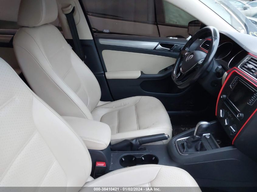 2017 VOLKSWAGEN JETTA SE - 3VWDB7AJ4HM384964
