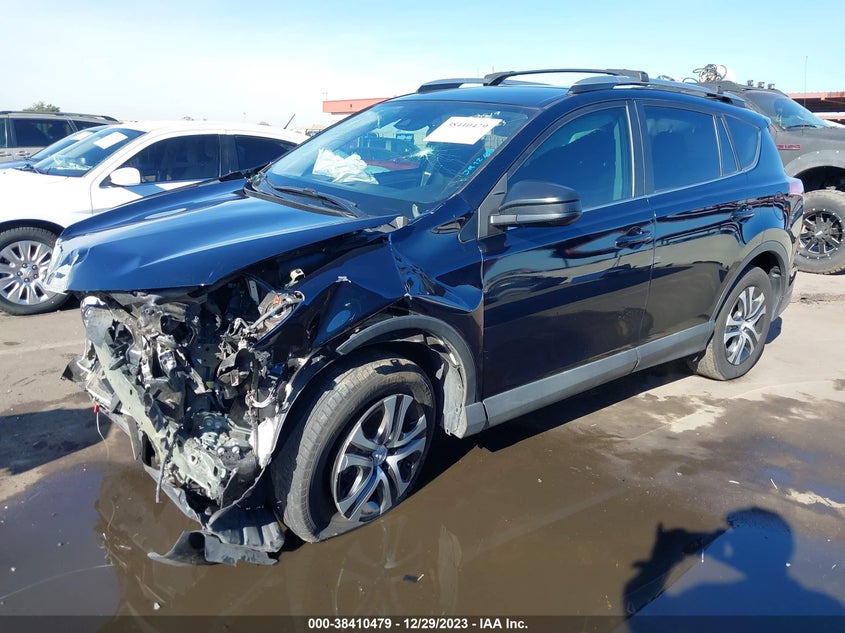 VIN 2T3ZFREV2JW420726 2018 TOYOTA RAV4 LE