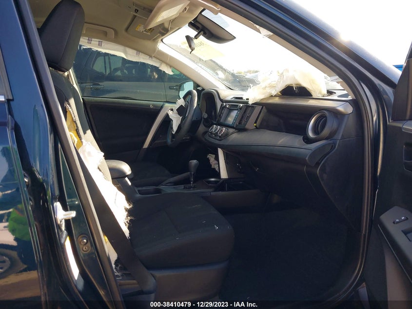 VIN 2T3ZFREV2JW420726 2018 TOYOTA RAV4 LE