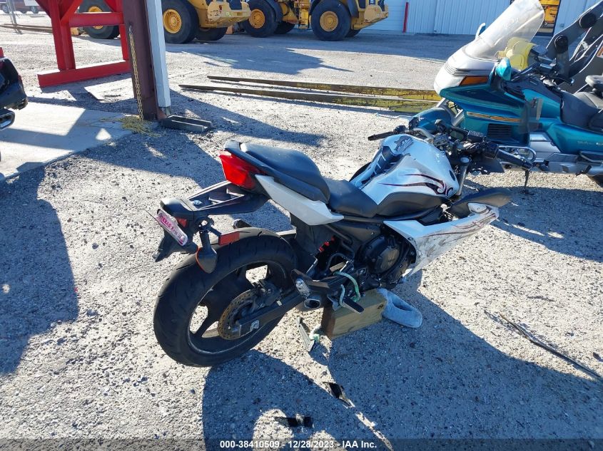 2009 YAMAHA FZ6 R - JYARJ18E89A002088