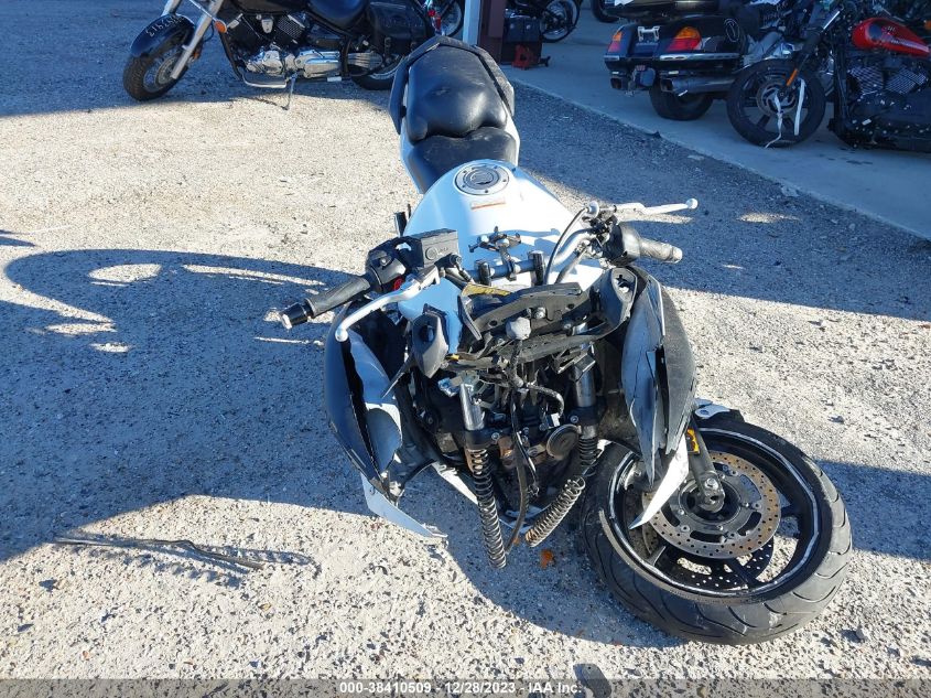 2009 YAMAHA FZ6 R - JYARJ18E89A002088