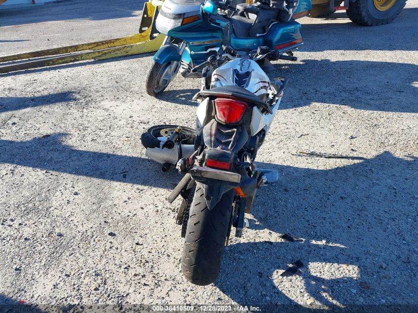 2009 YAMAHA FZ6 R - JYARJ18E89A002088